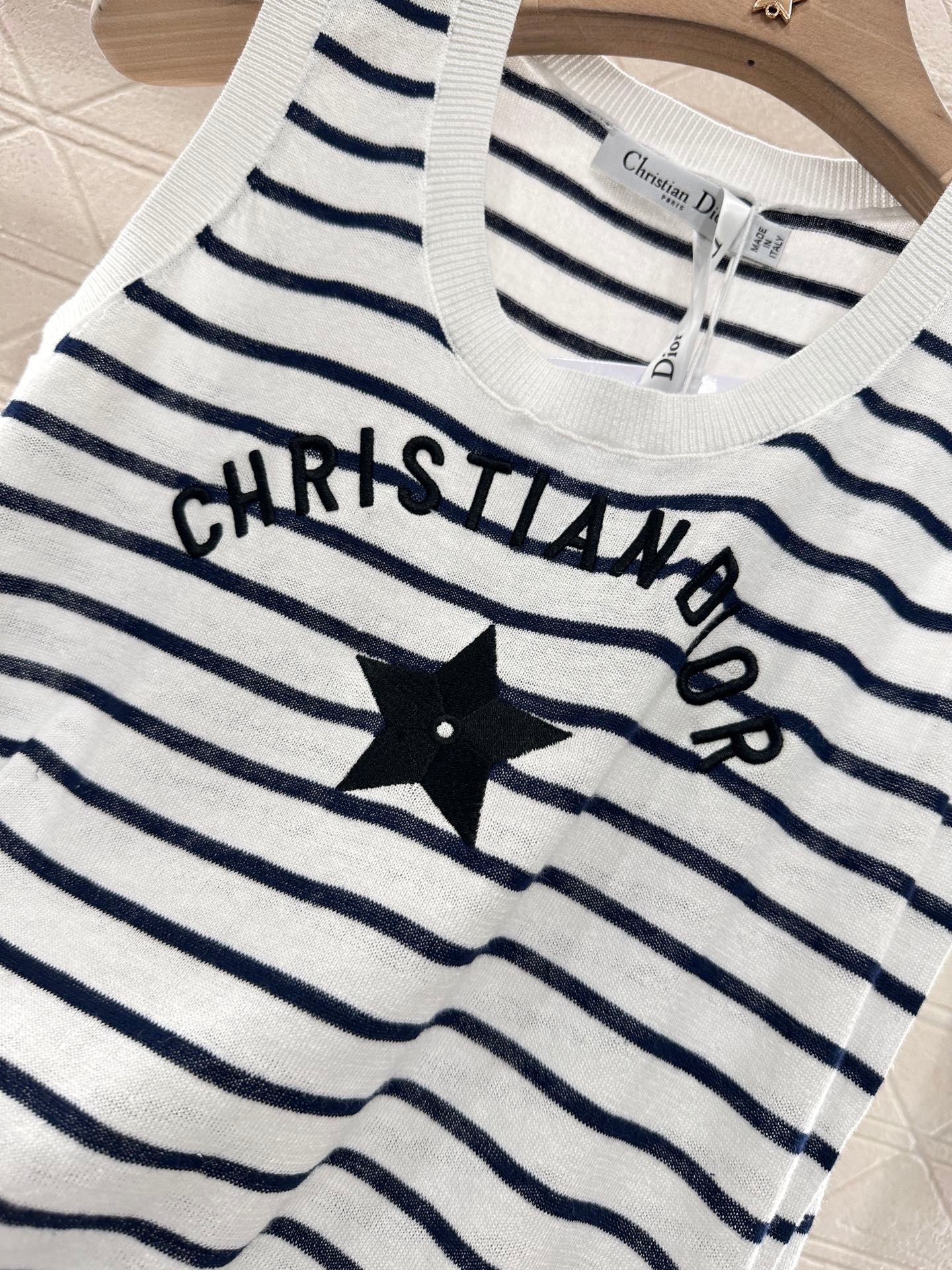 D 25 Striped knit undershirt