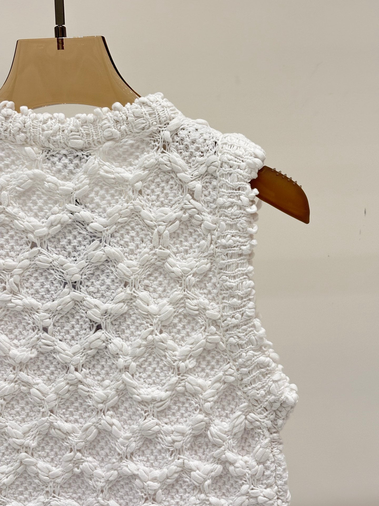 C 25 logo openwork pattern casual knit undershirt