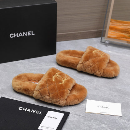 C 25 Lambswool slippers