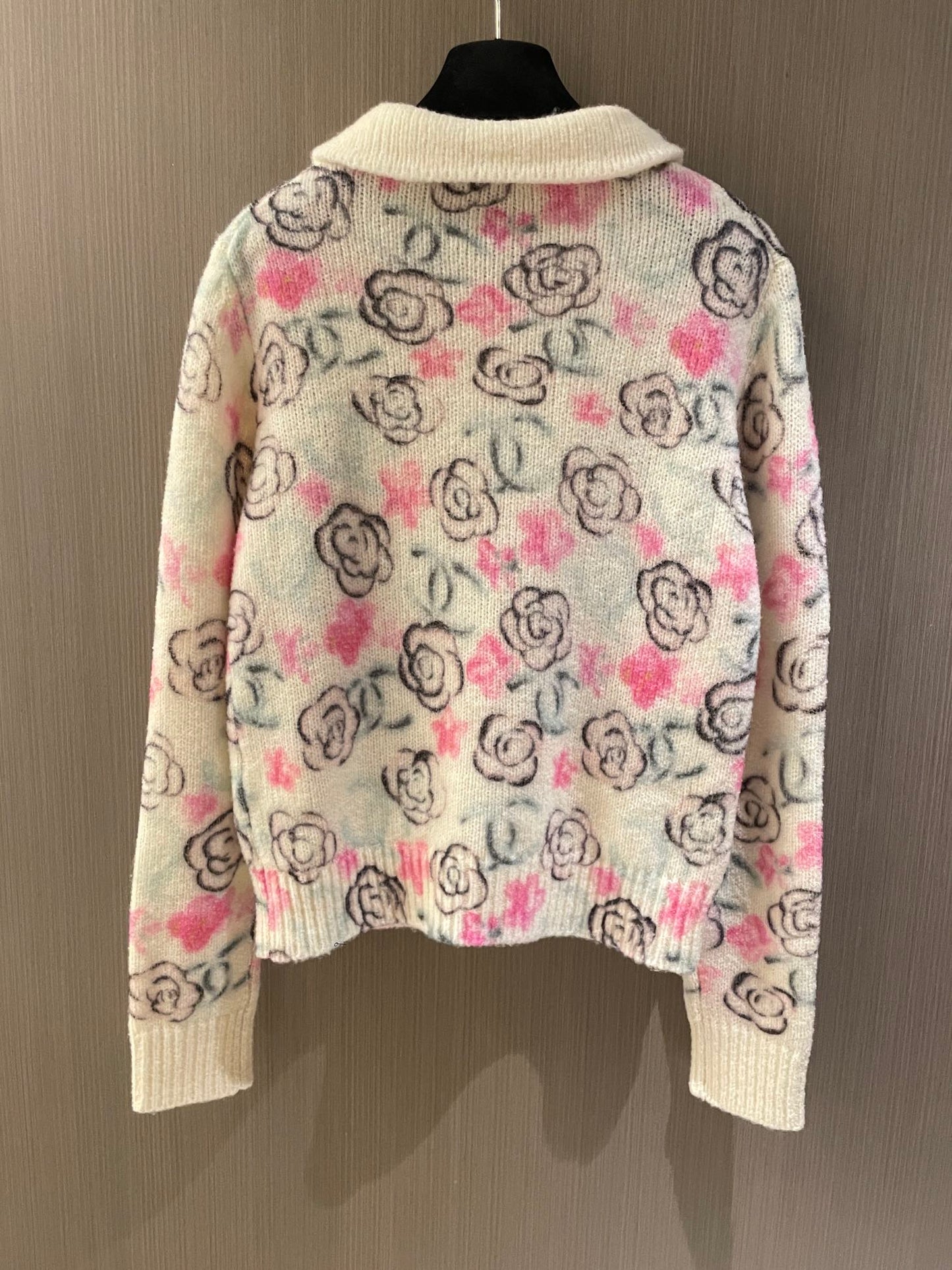 C 24 Floral pattern cashmere cardigan