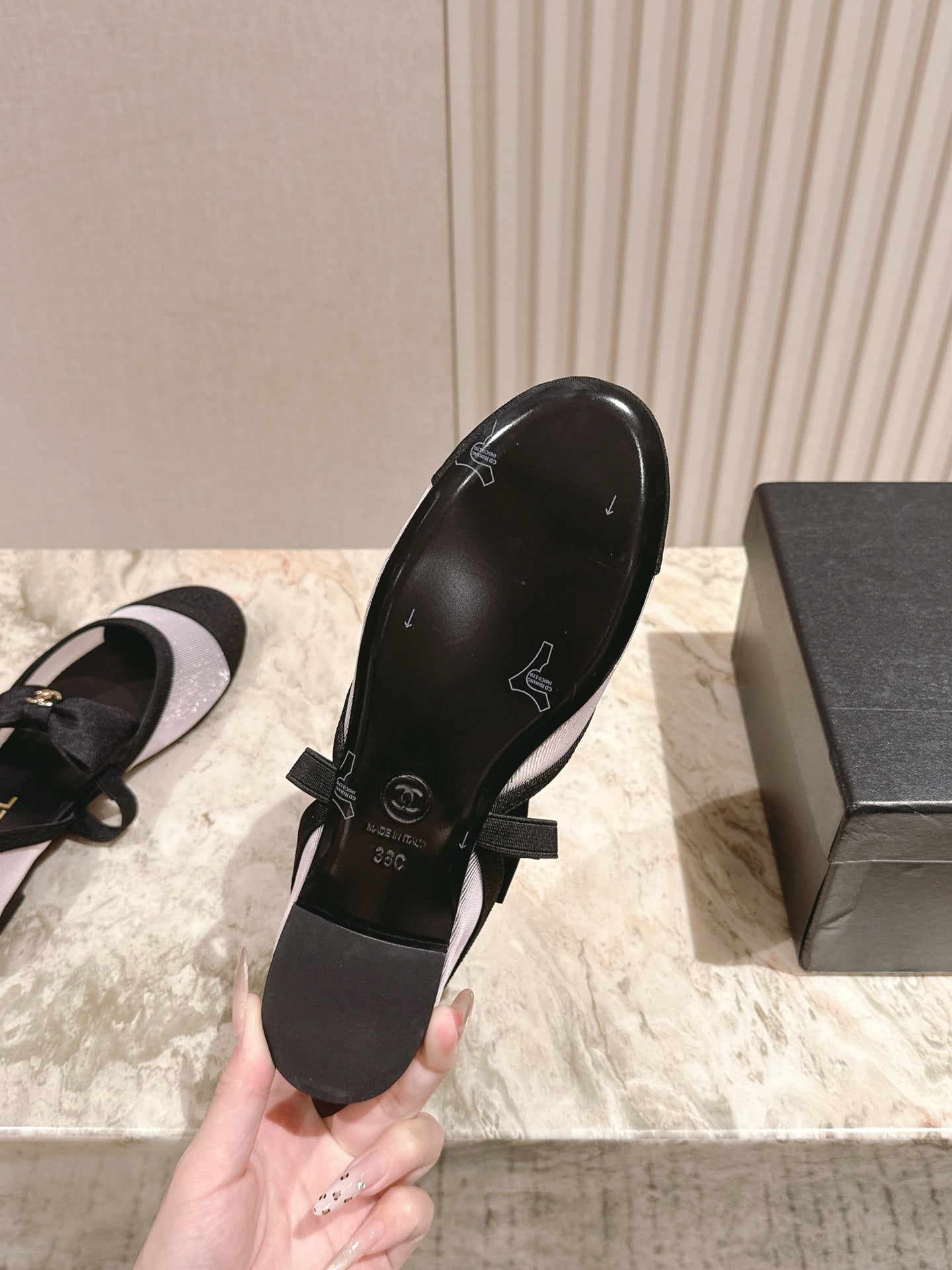 C 25 New Mary Janes