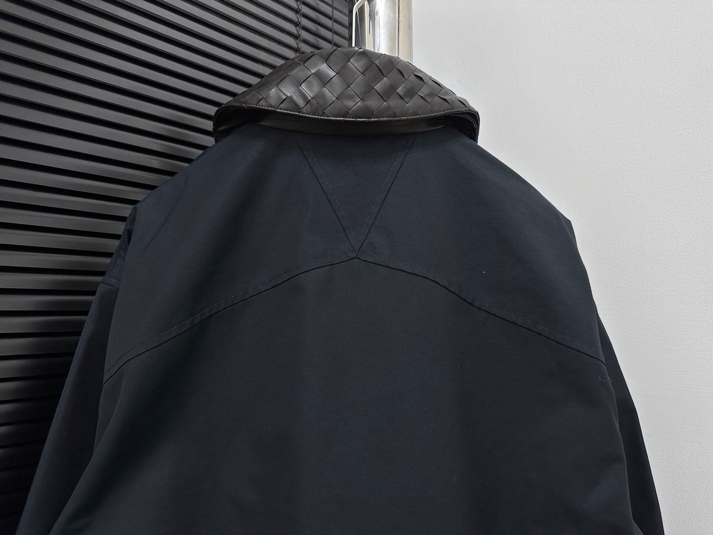 25 woven leather collar jacket