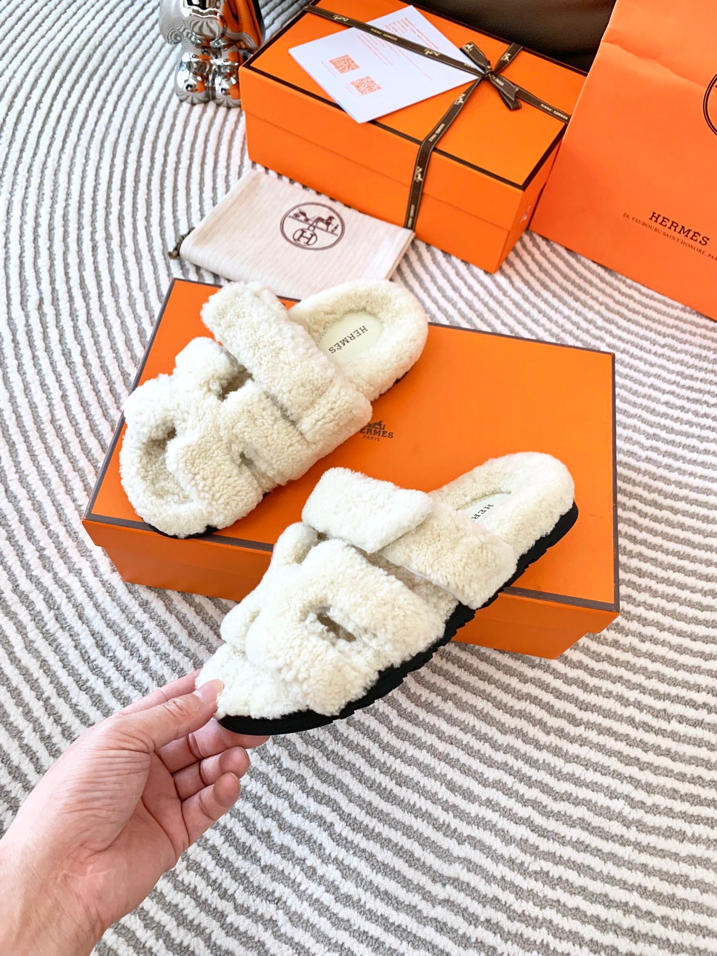 He 25 Lambswool slippers