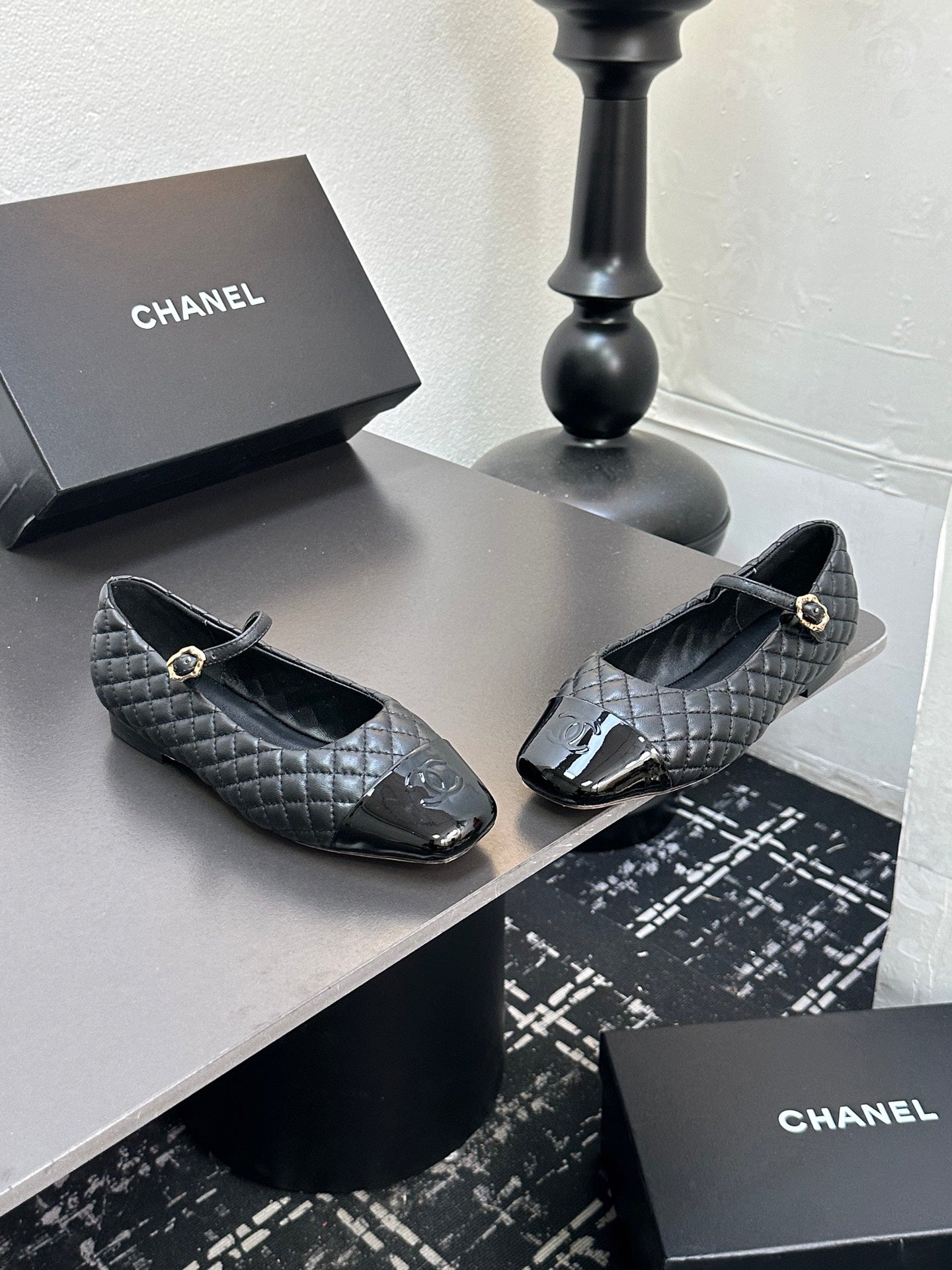 C 25 Diamond-patterned Mary Jane square-toe flats