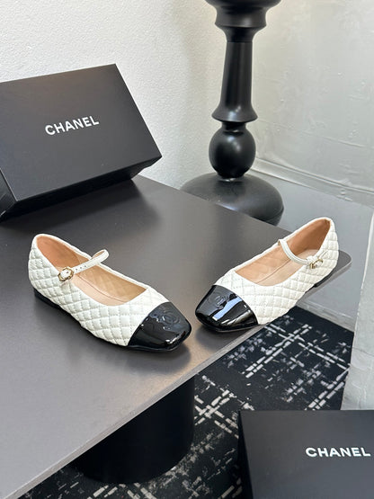 C 25 Diamond-patterned Mary Jane square-toe flats