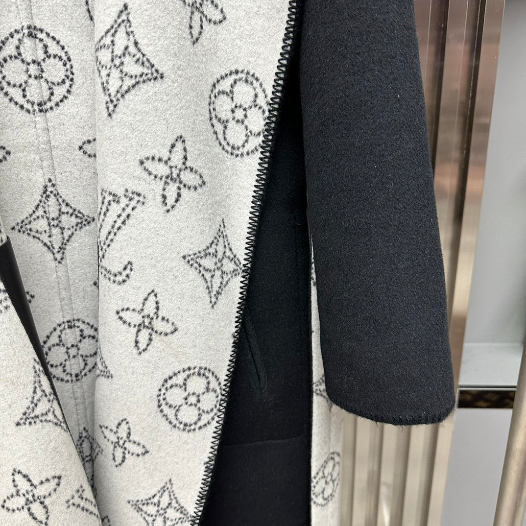 L 25 Classic wool coat