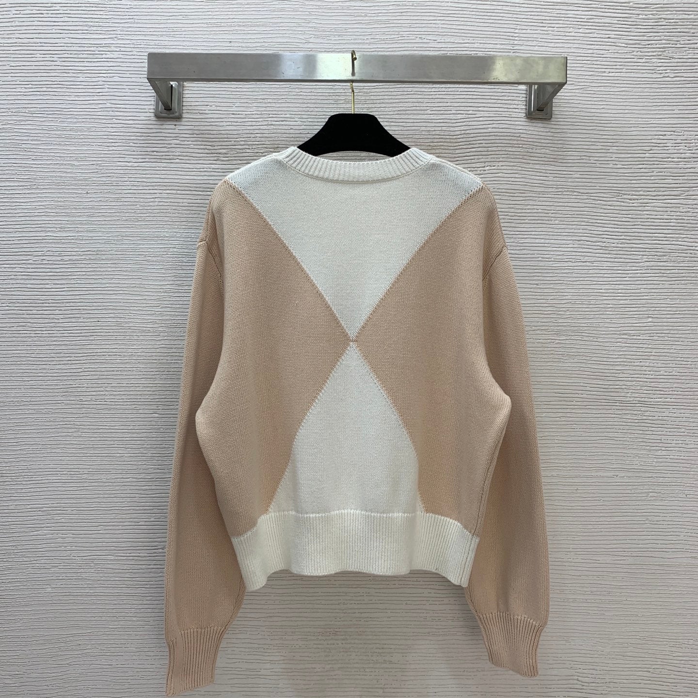He 25 Two tone spliced short pullover sweater