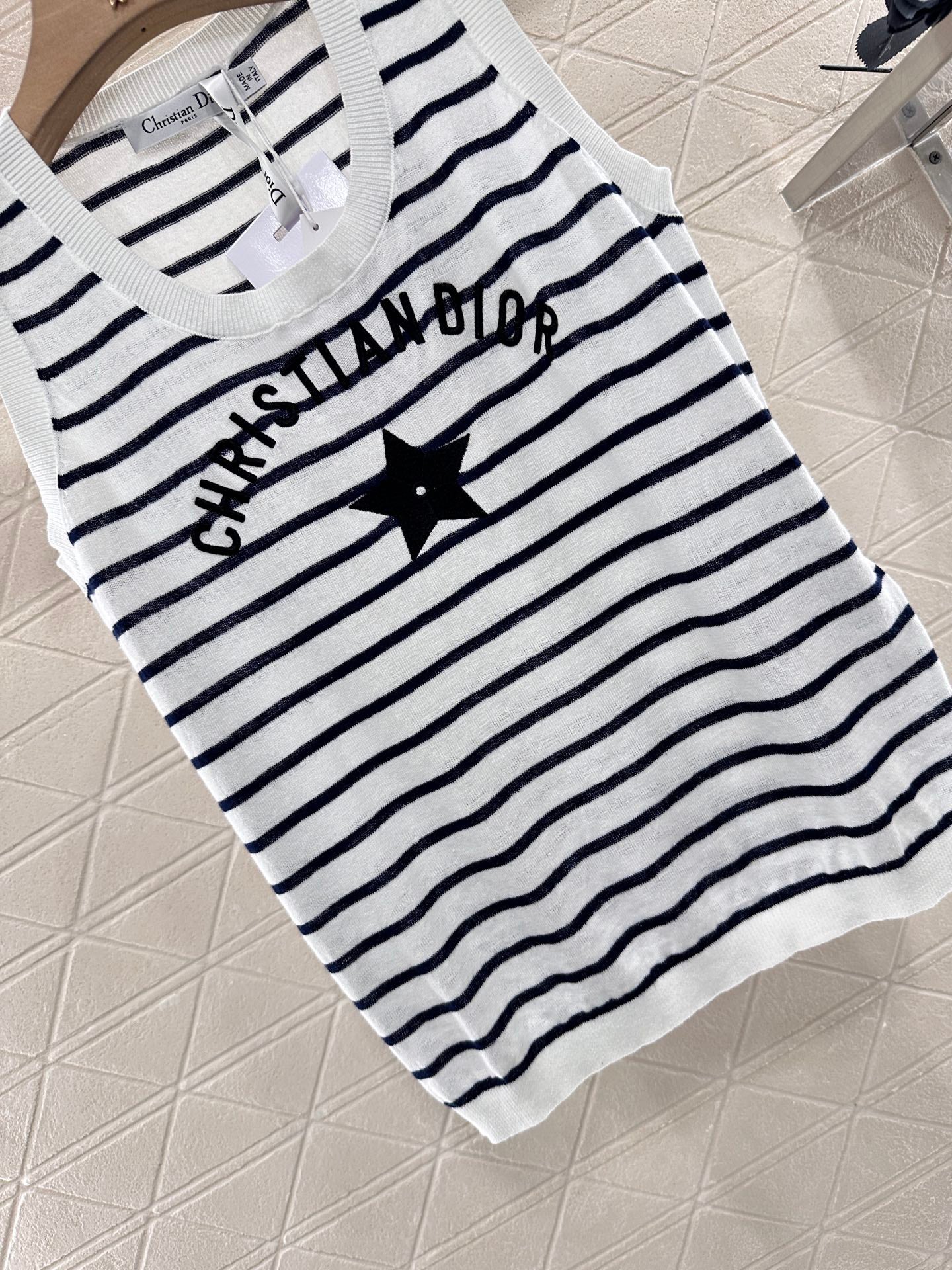 D 25 Striped knit undershirt