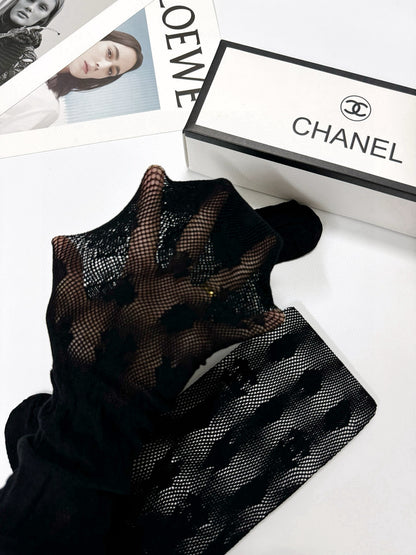 C Heart logo fishnet tights