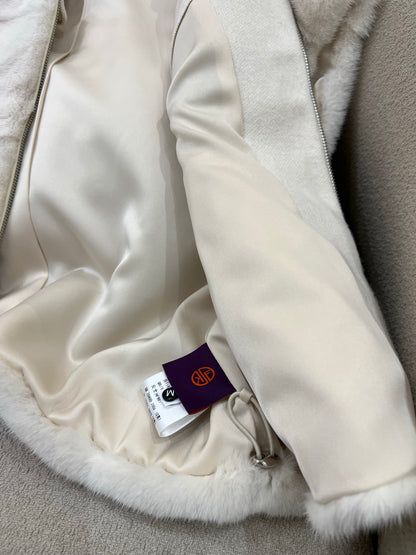 Bru 25 Noble and luxurious Mink Hooded Vest