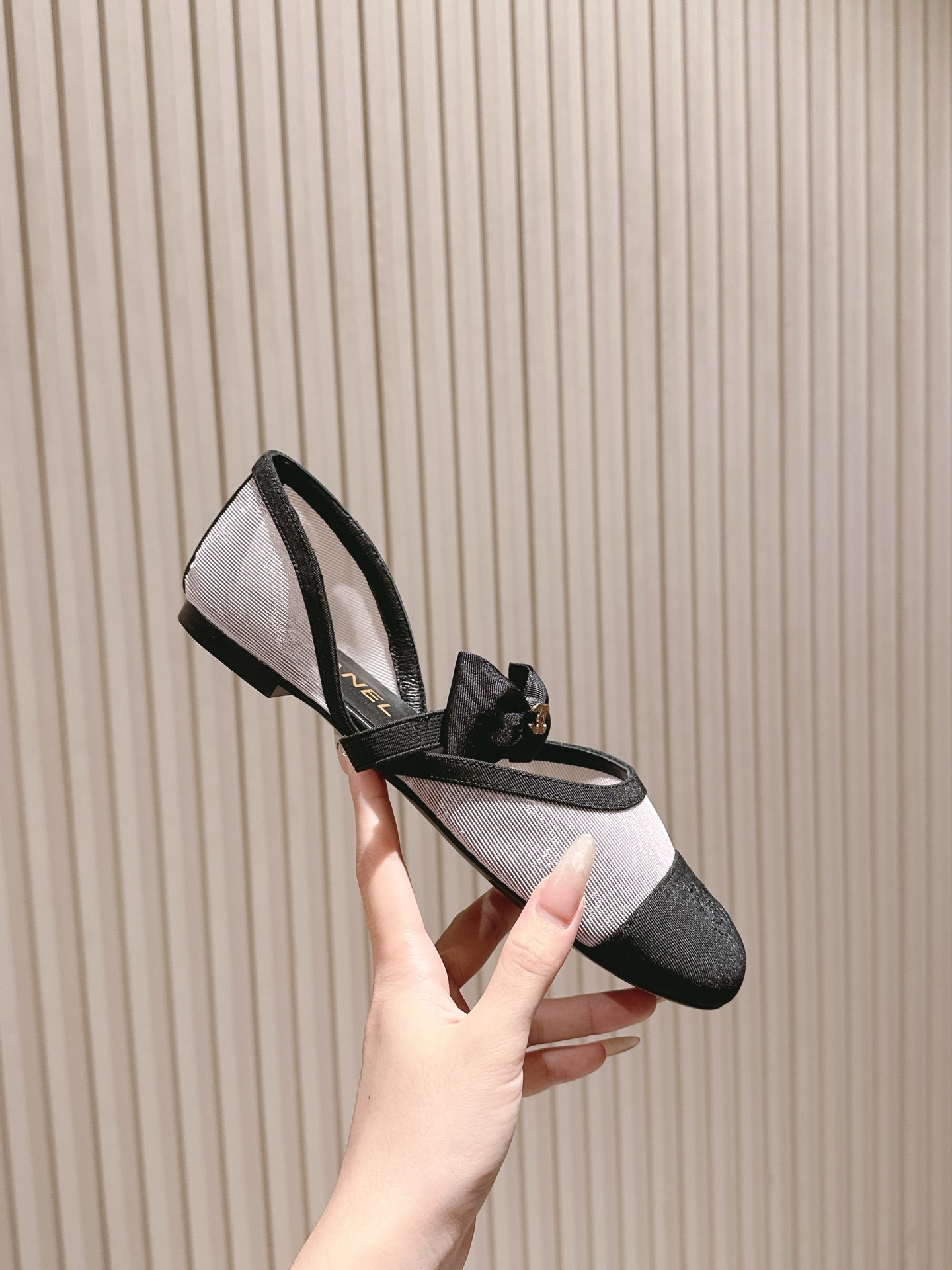 C 25 New Mary Janes