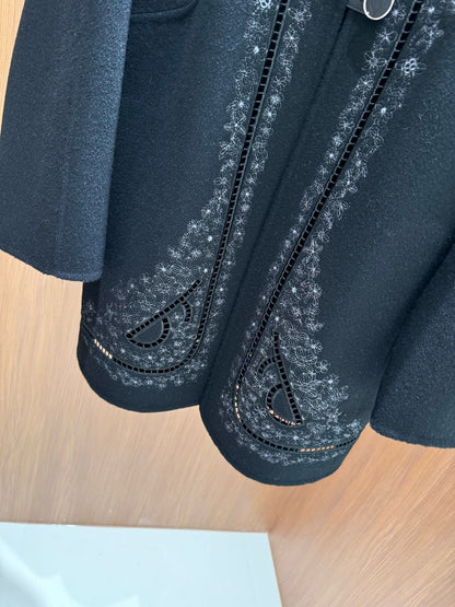 He 25 Embroidered cashmere coat