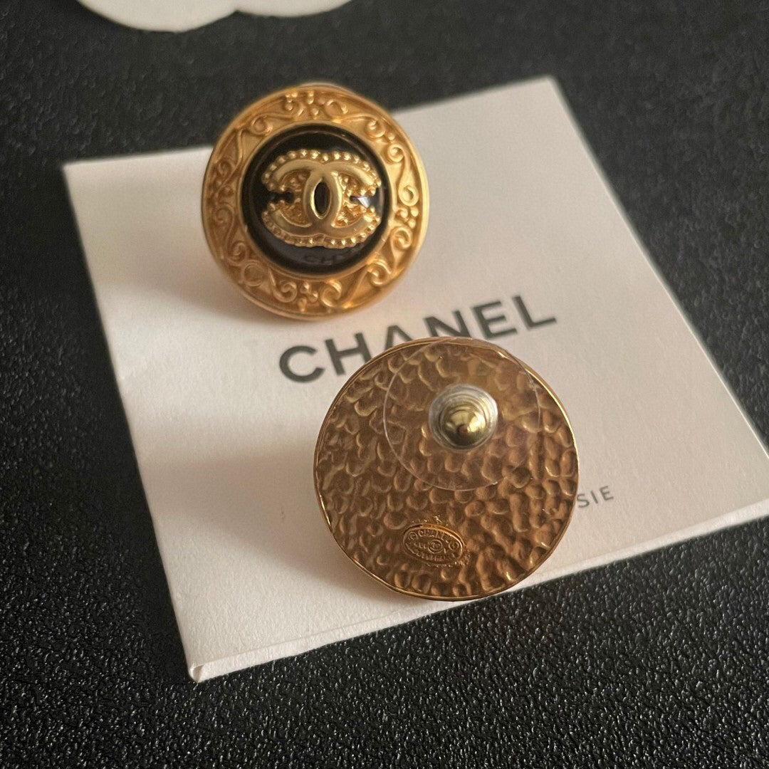 C 25 Classic Round Earrings
