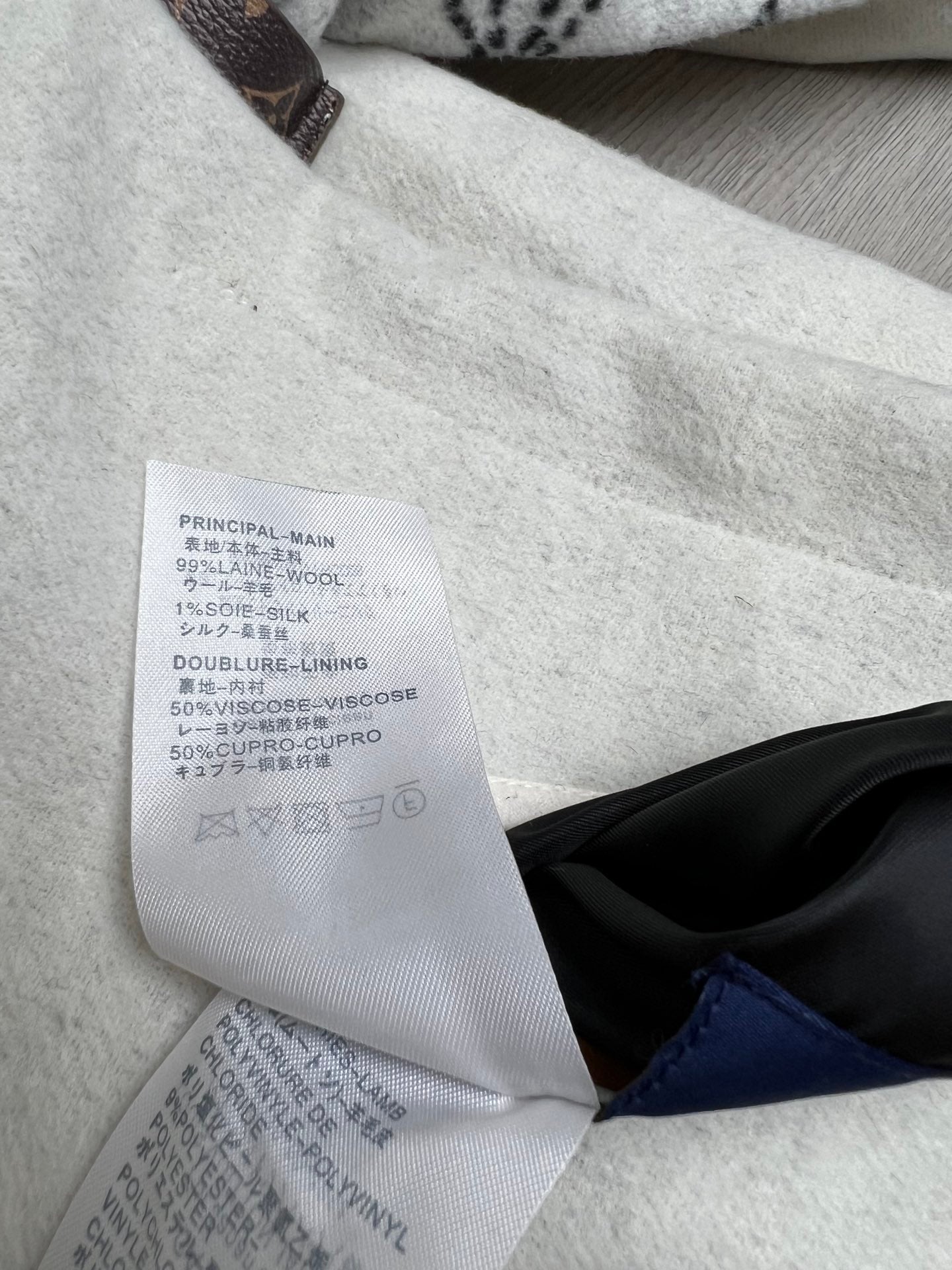 L 25 Classic wool coat