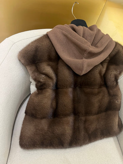 Bru 25 Noble and luxurious Mink Hooded Vest