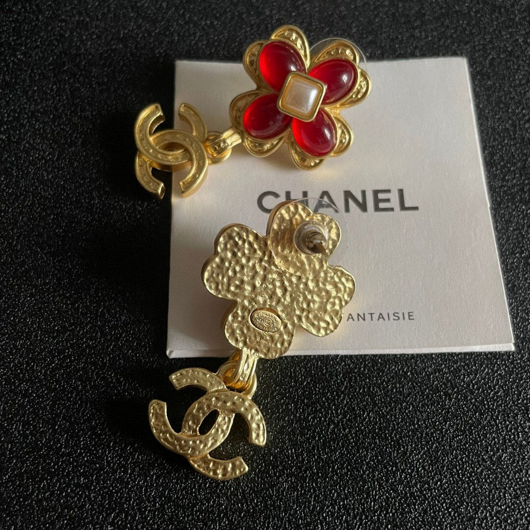 C 25  Flower Earrings