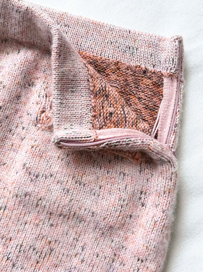 C 25B Pink-dyed cashmere skirt with baby collar