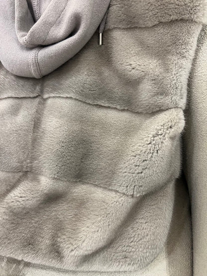 Bru 25 Noble and luxurious Mink Hooded Vest