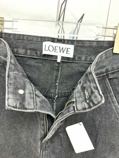 LO 25 Embroidered logo jeans at knee position