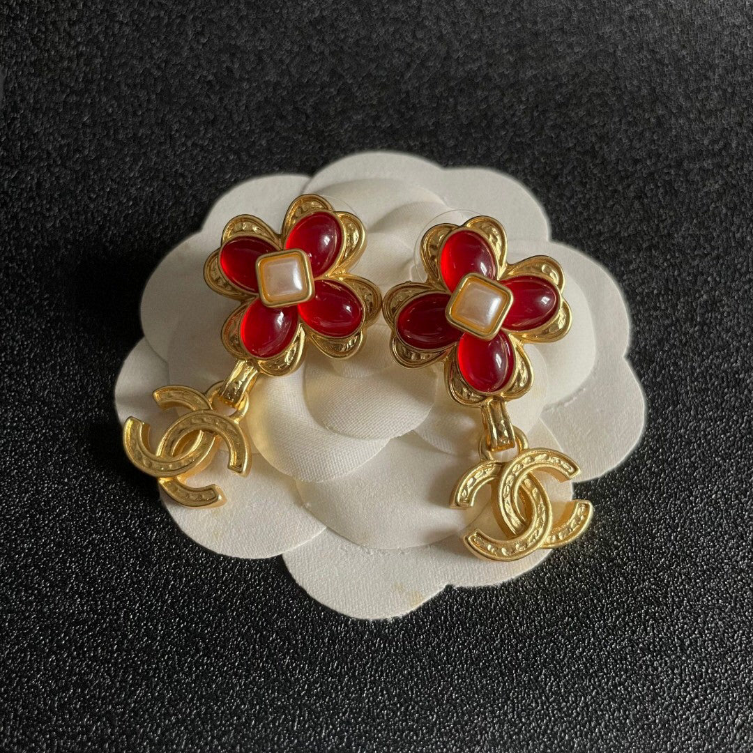 C 25  Flower Earrings