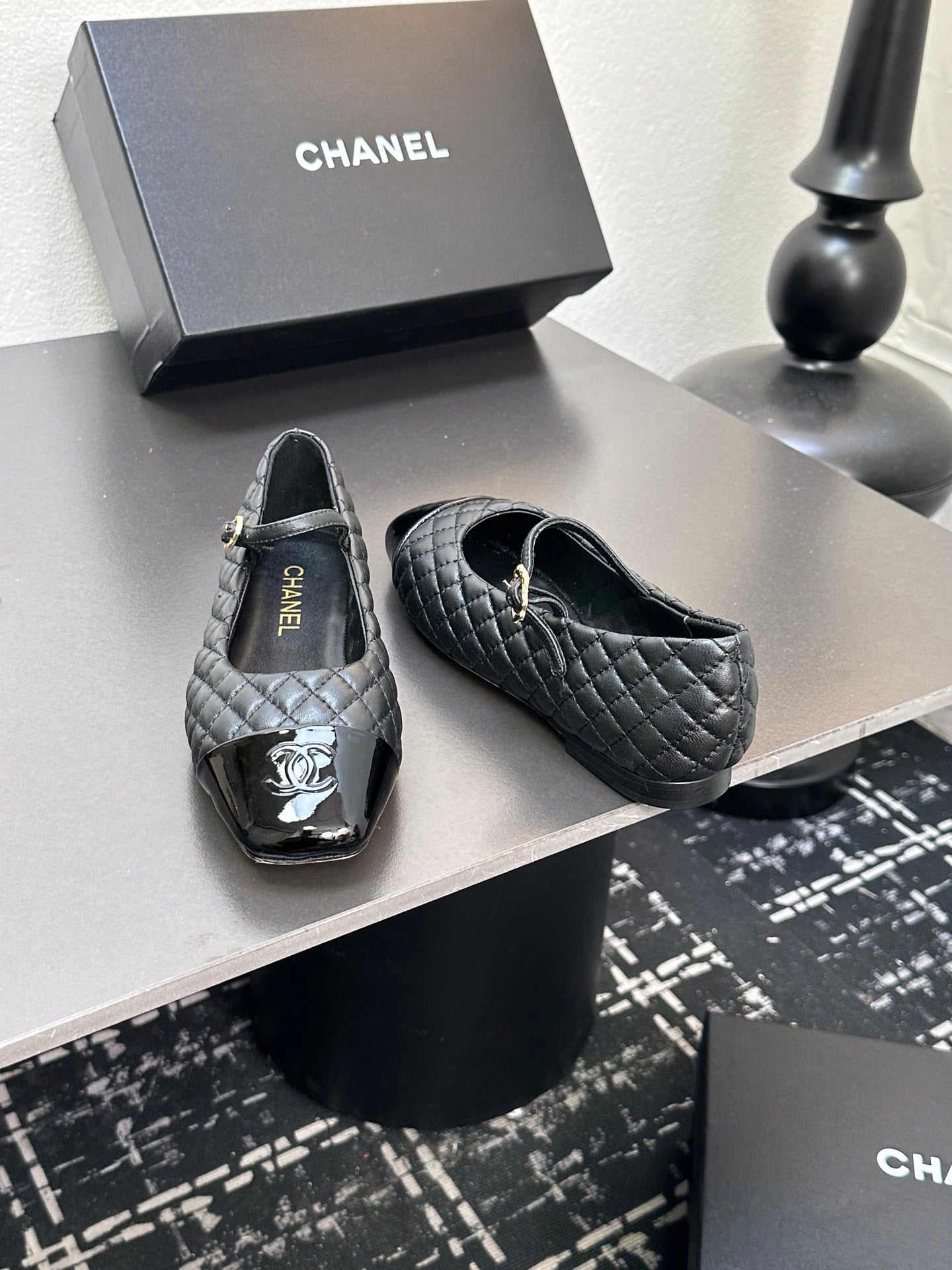 C 25 Diamond-patterned Mary Jane square-toe flats