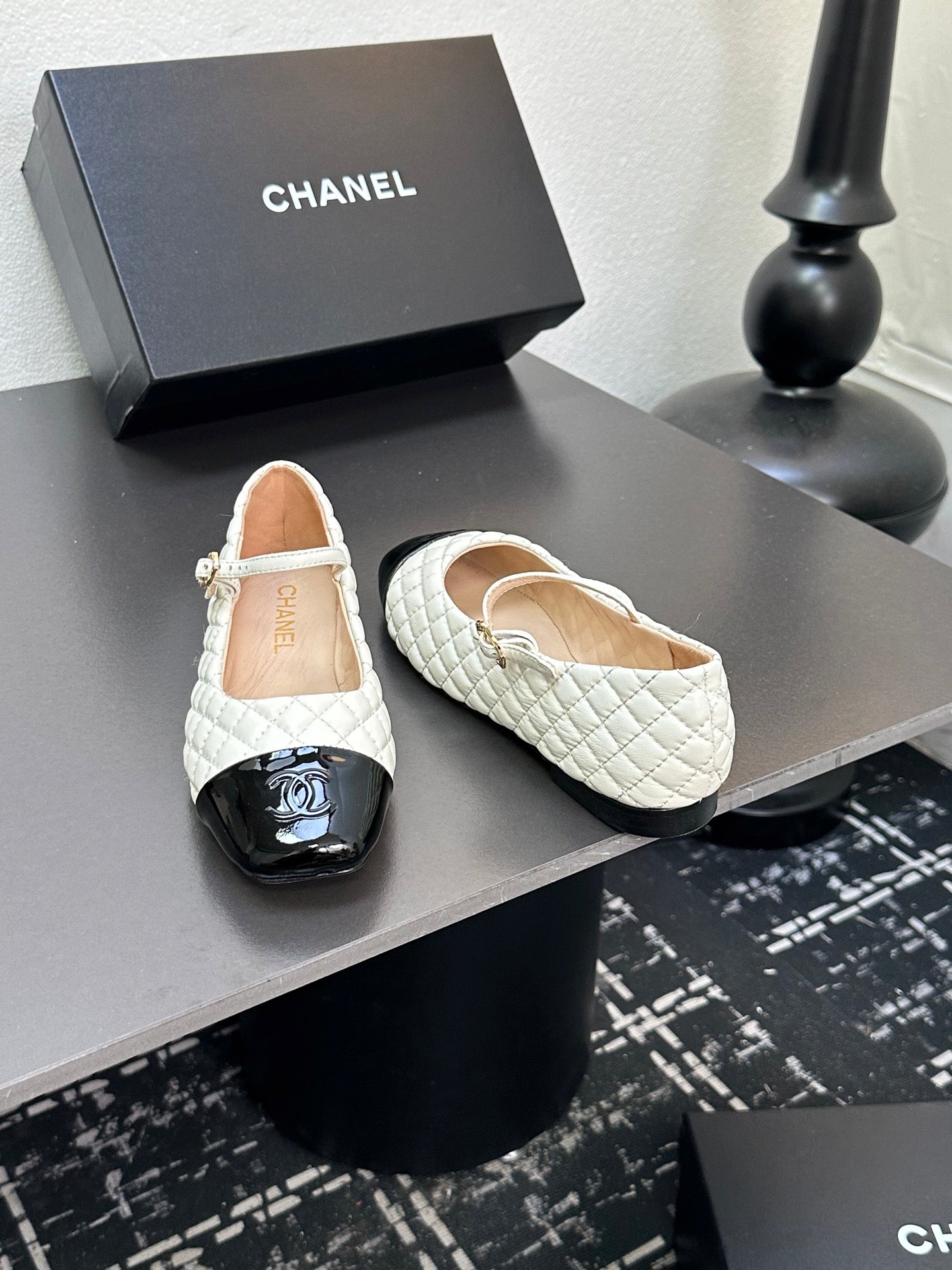 C 25 Diamond-patterned Mary Jane square-toe flats