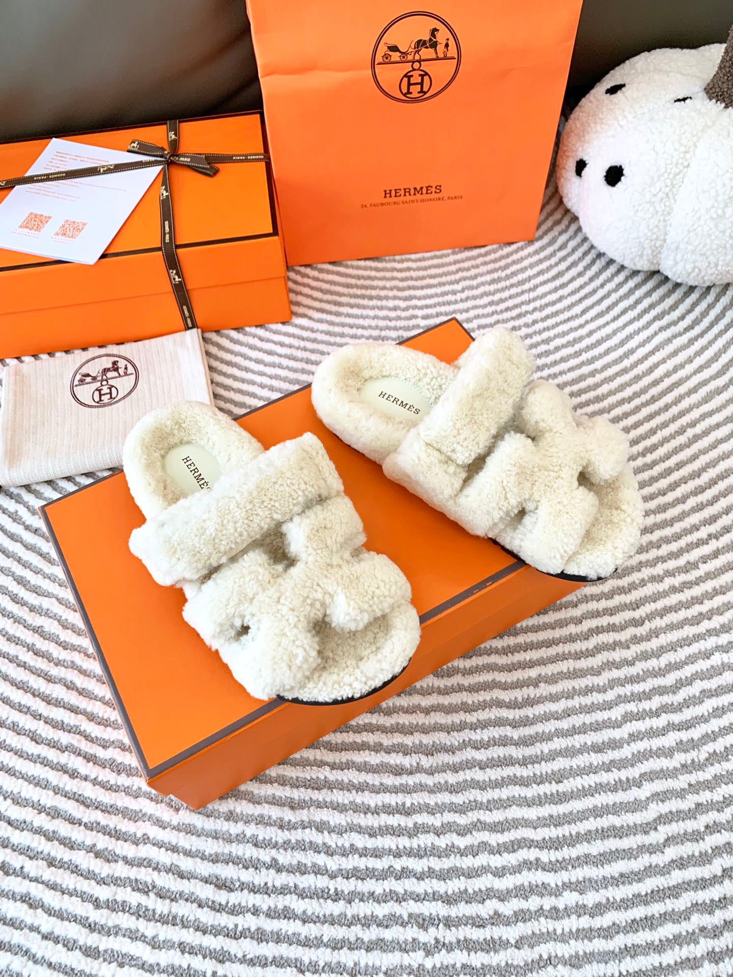 He 25 Lambswool slippers