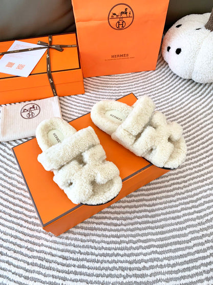 He 25 Lambswool slippers