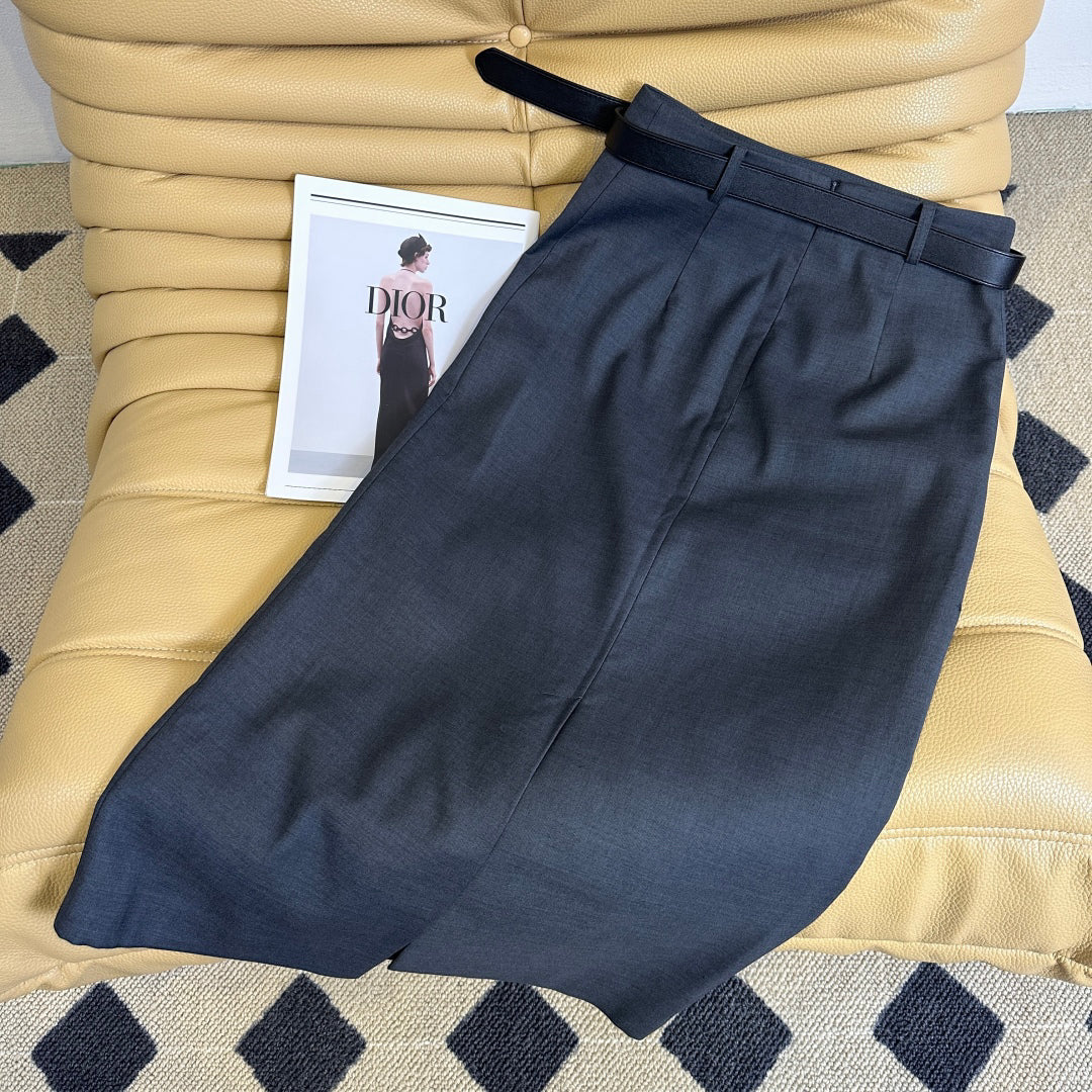 P 25 Irregular mid length skirt