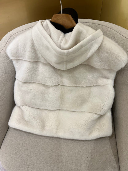 Bru 25 Noble and luxurious Mink Hooded Vest