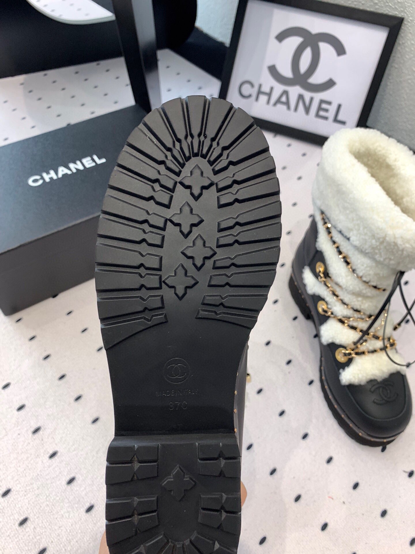 C 25 Classic snow boots（WHITE/BLACK）