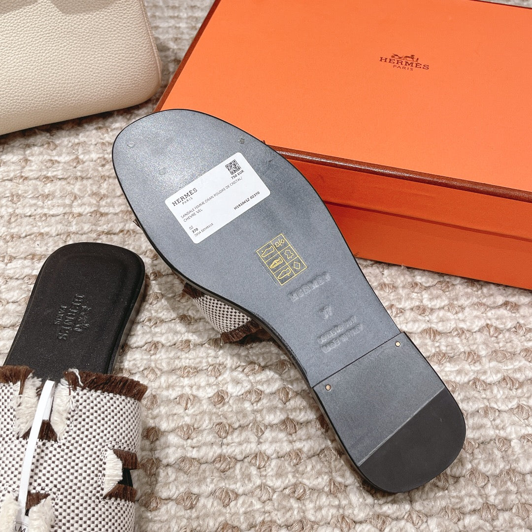 He 25 Oran Sandals