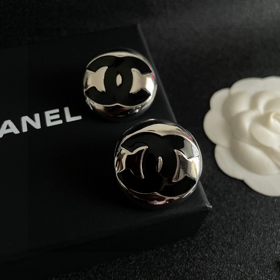 C 25 Round Earrings