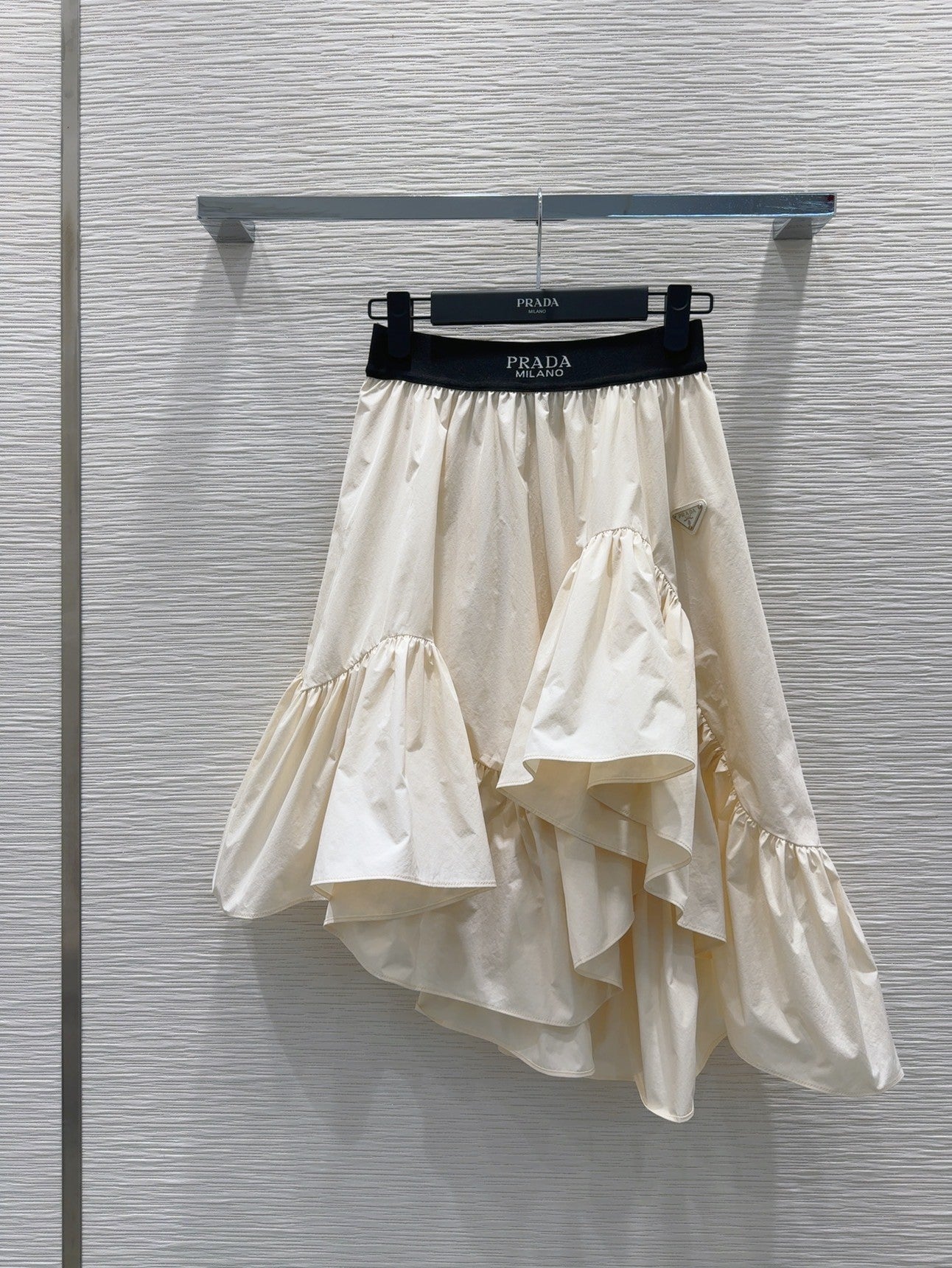 C 25 Irregular skirt