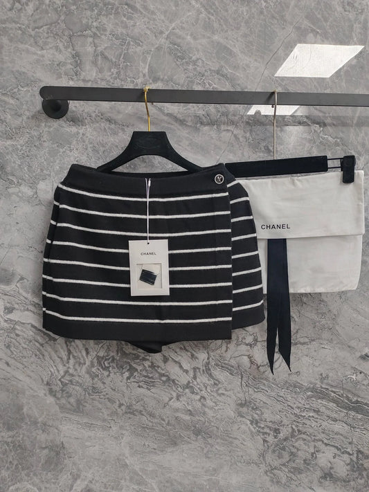 C 25 Light blue and black striped Swallow buttons short skirt