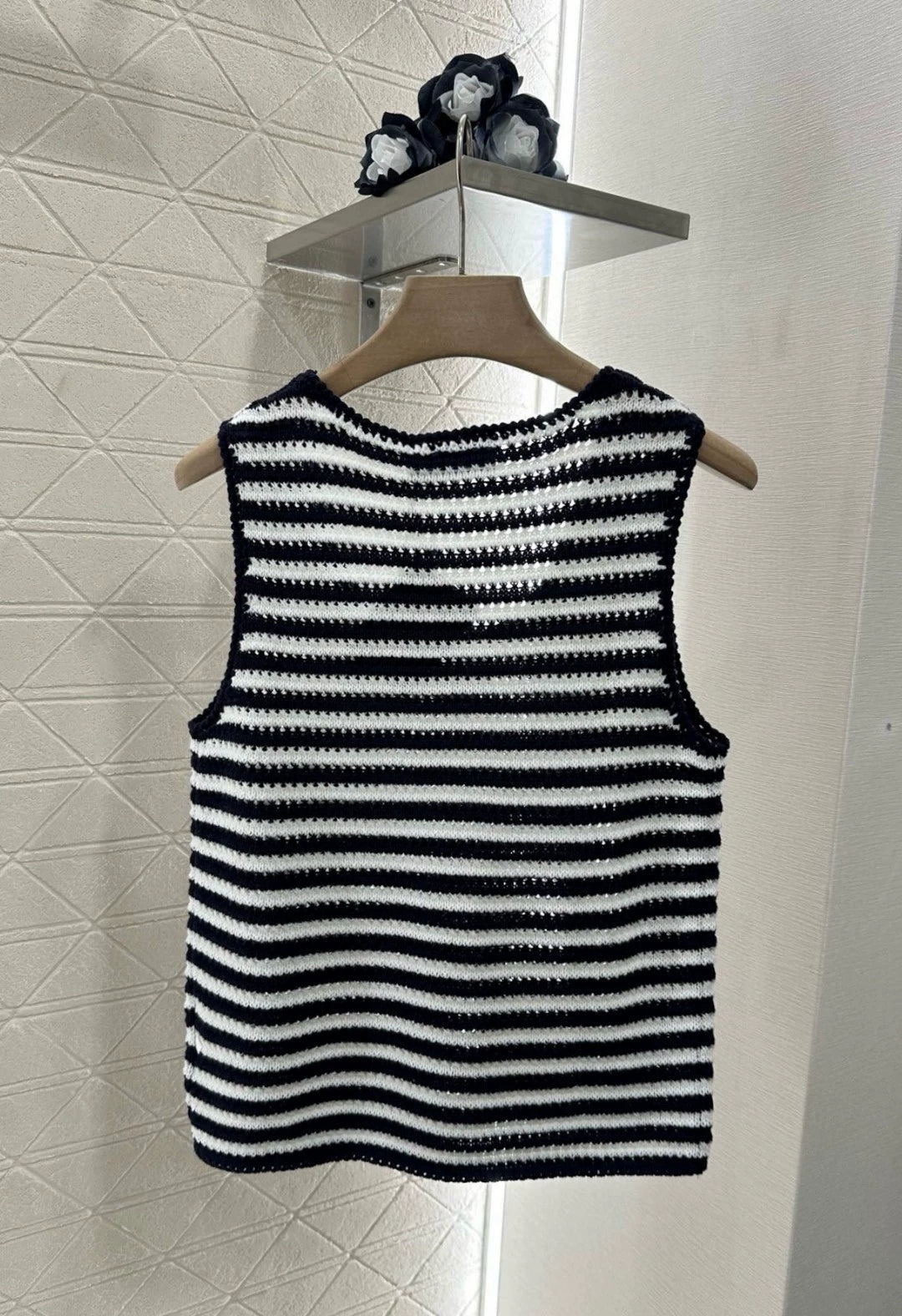 P 25 New Striped knit undershirt