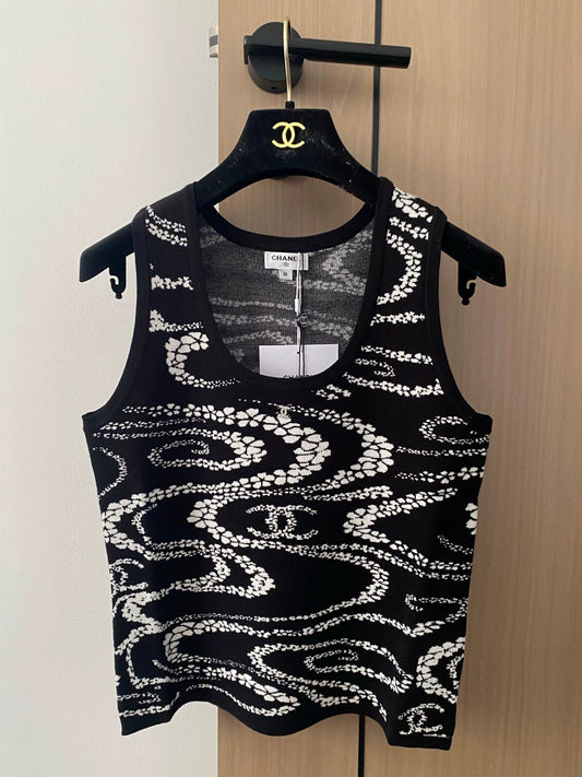C 25 new petal pattern round neck sleeveless knitted vest