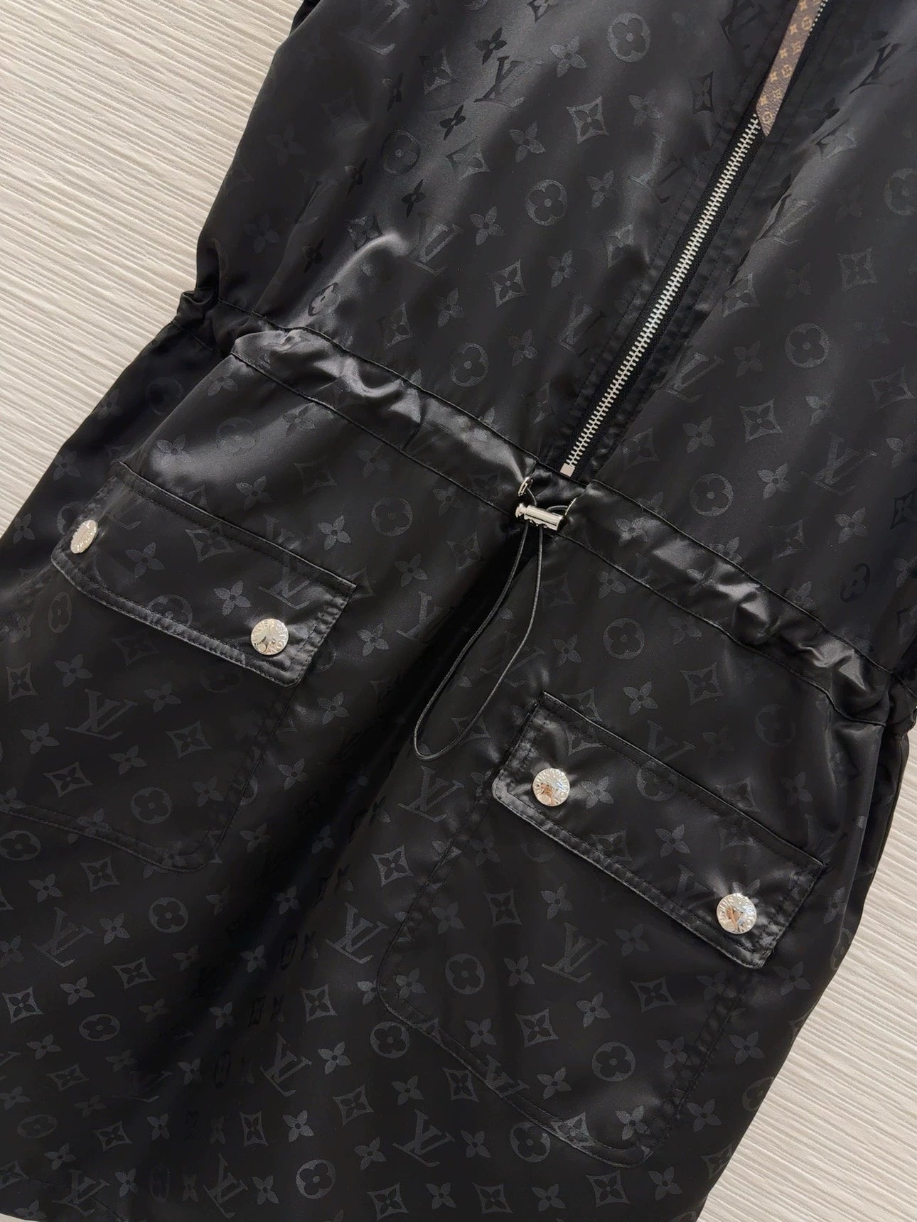 L 25 New Short Sleeve Zipper Dresses