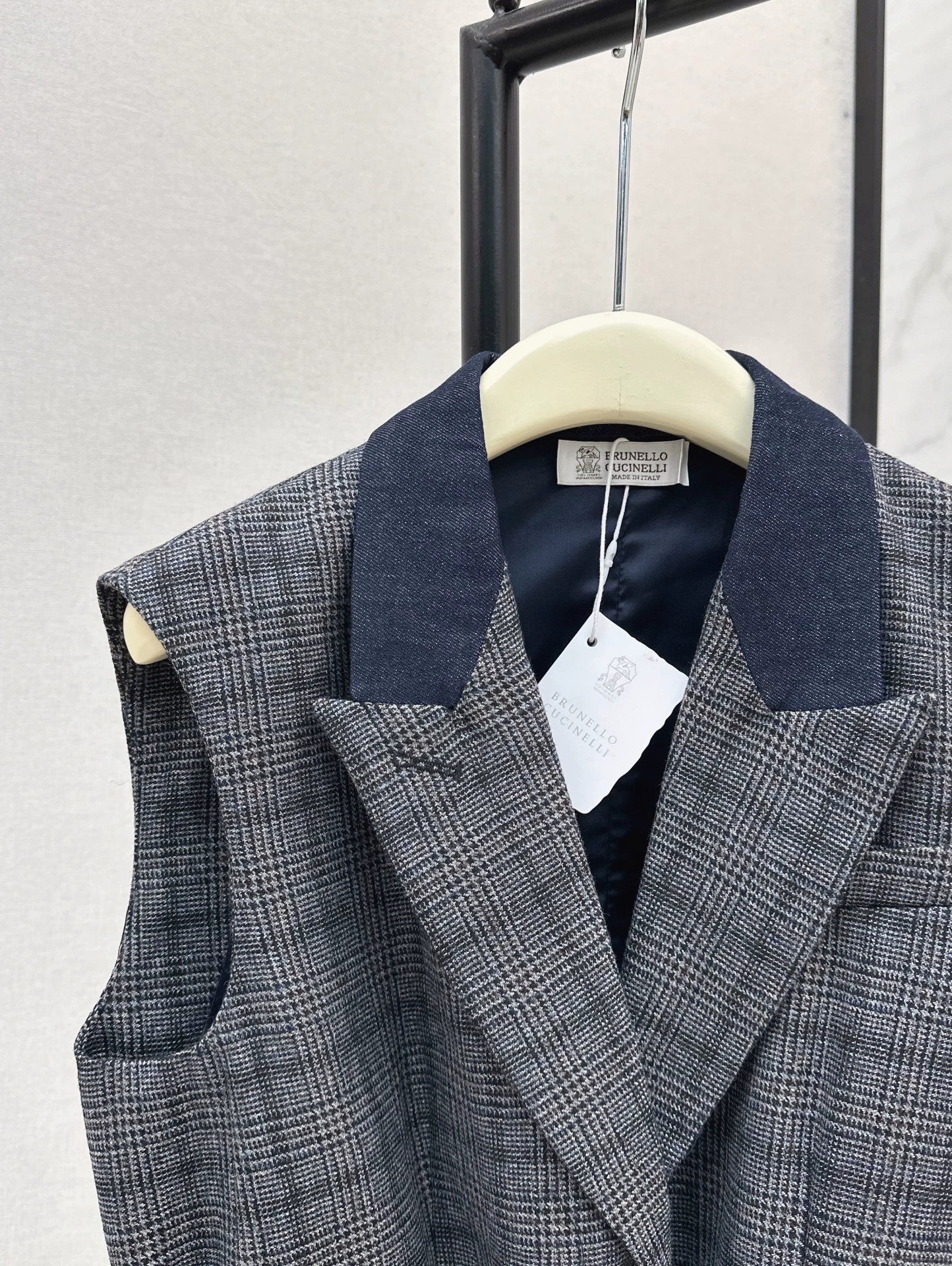 Bru 25 Blue plaid suit vest