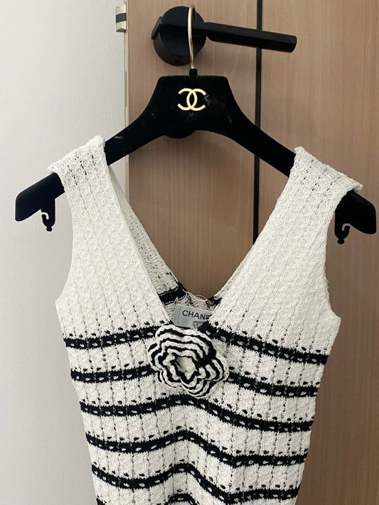 c 25 New Floral Embellished Decorative Striped Knit Tank Top