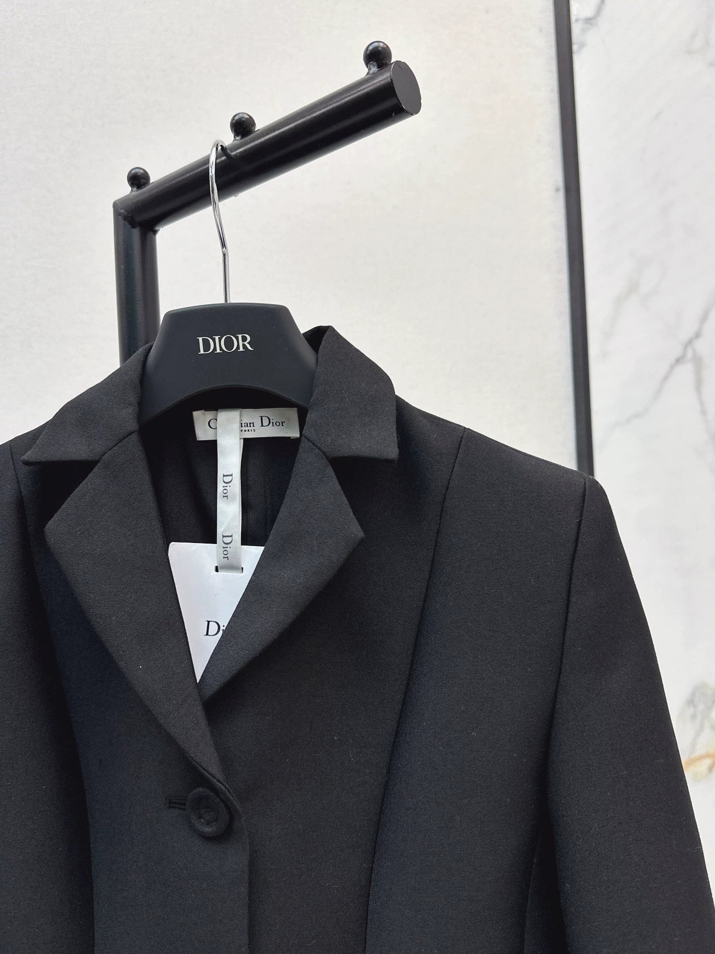 Di 25 Minimalist single breasted slim fit suit jacket