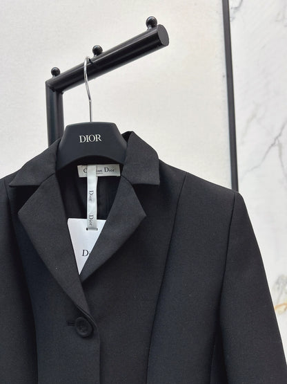 Di 25 Minimalist single breasted slim fit suit jacket