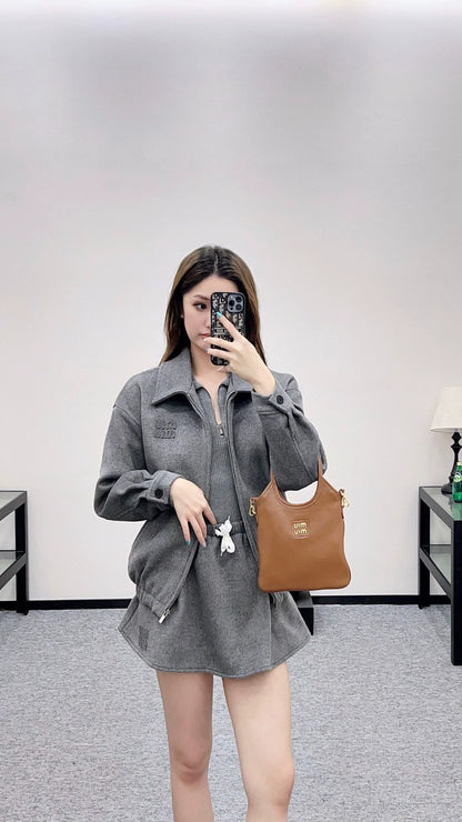 M 25 woolen coat and skirt suit
