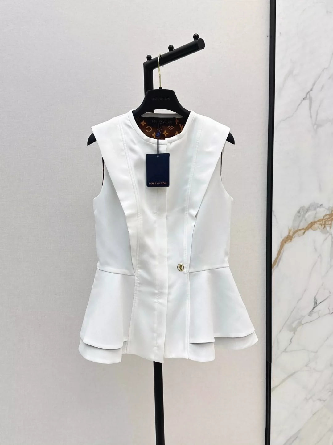 L 25 Spring/Summer New Ruffle Tank Top