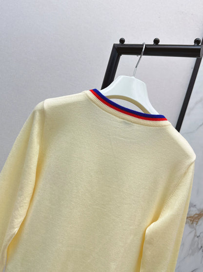 Lo 25 Embroidered decorative sweater