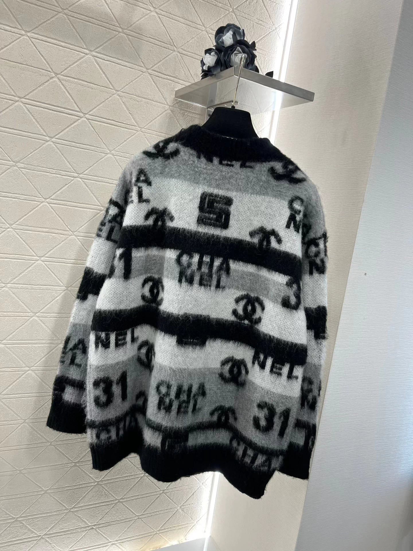 C 25 Letter jacquard V-neck knitted wool and cashmere cardigan