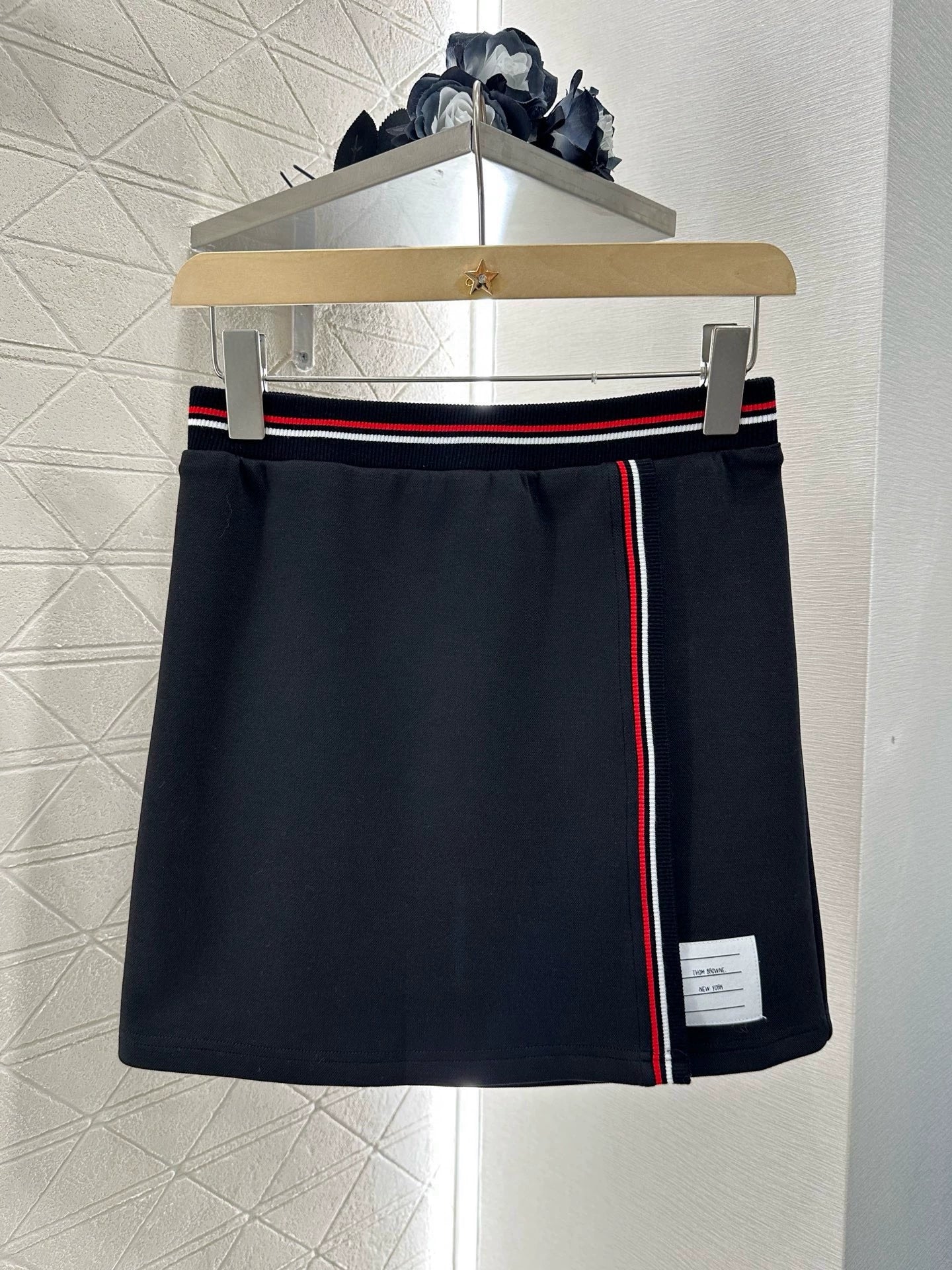 T 25 Sleeveless Top and Half Skirt Set(White Black)