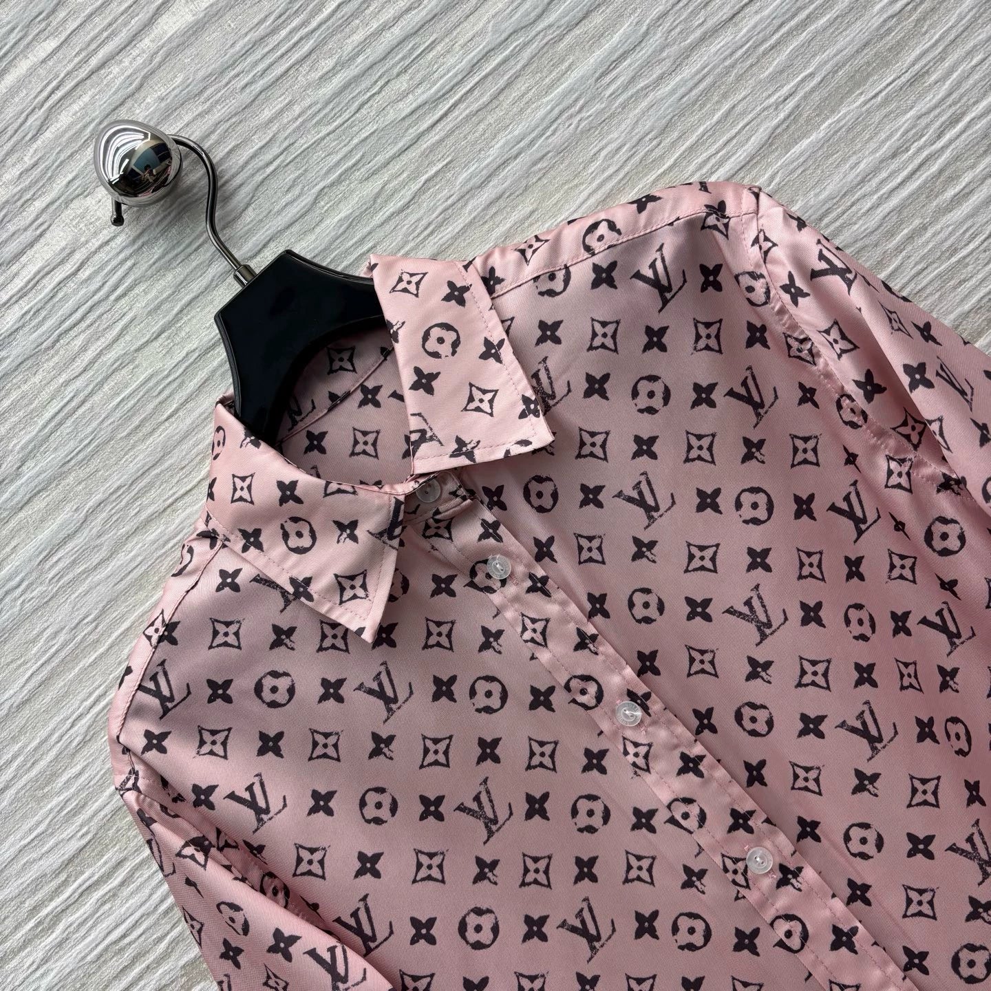 L 25 Spring/Summer New Pink Silk Shirt