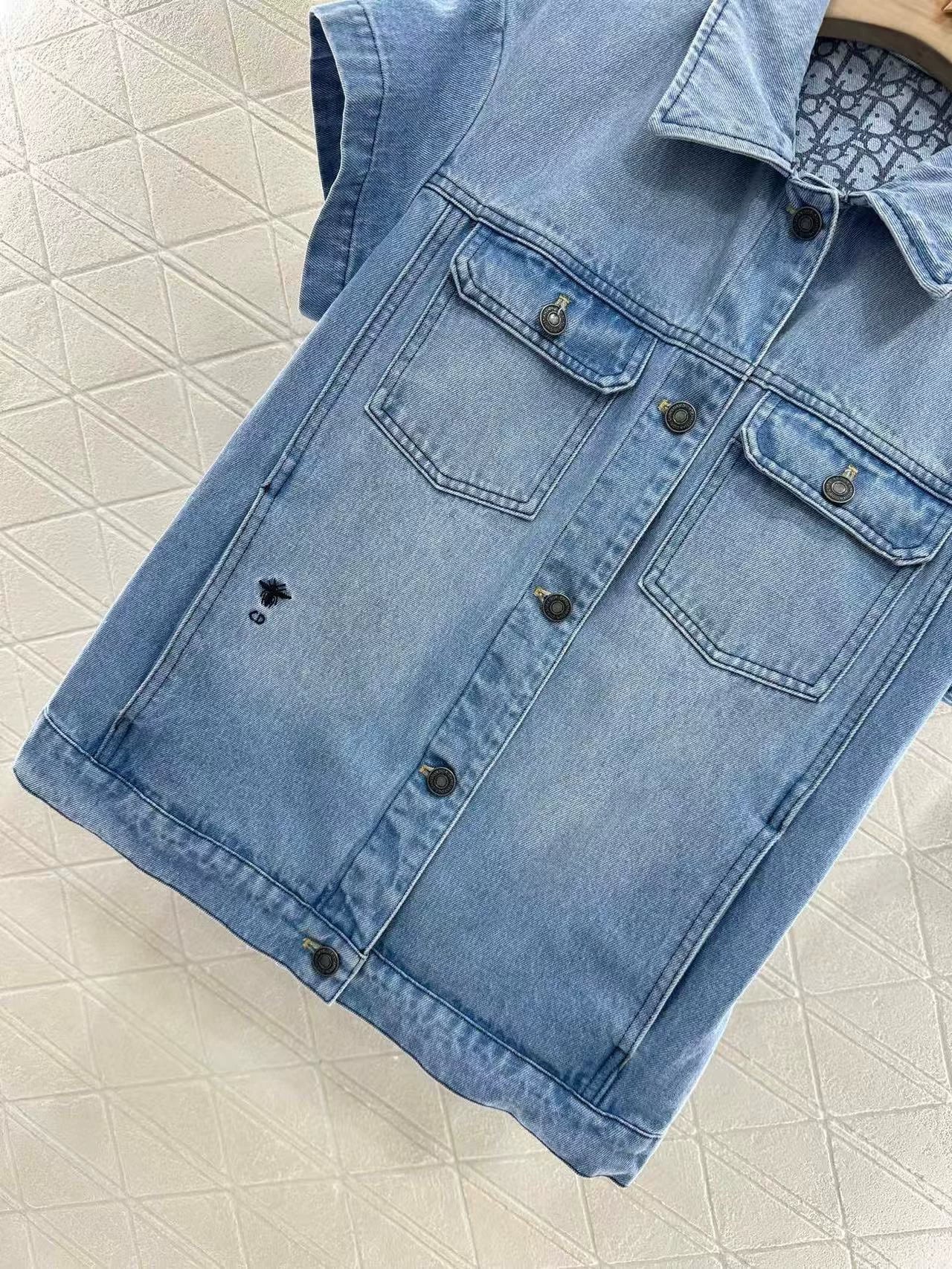 D 2025 New Denim Short Sleeve Jacket and Shorts Set