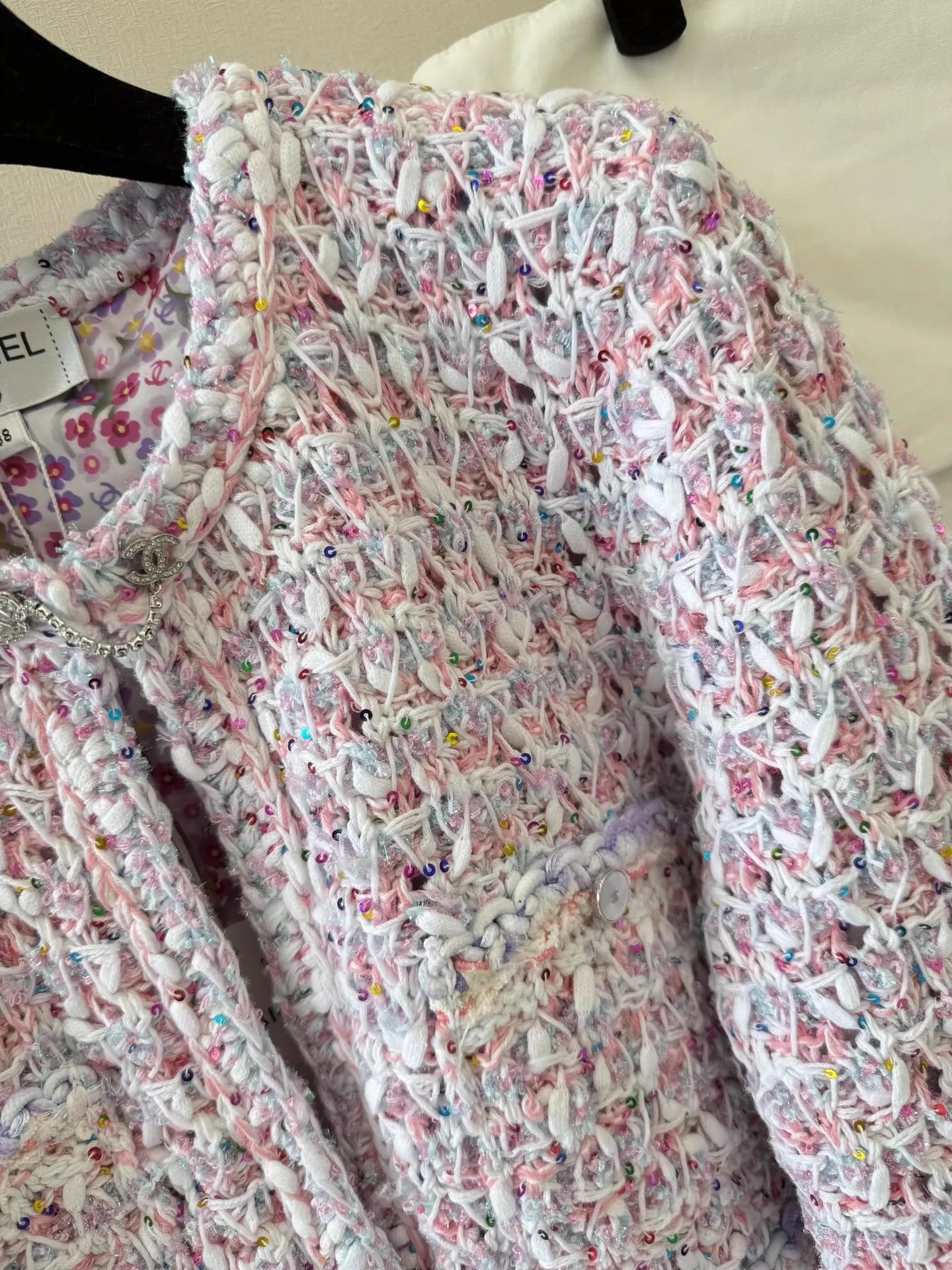 C 25 Macaron color matching woven three-dimensional cardigan